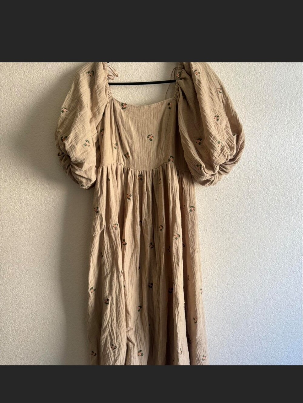Worth Collective Dress With Embroidered Flowers - Picture 4 of 6